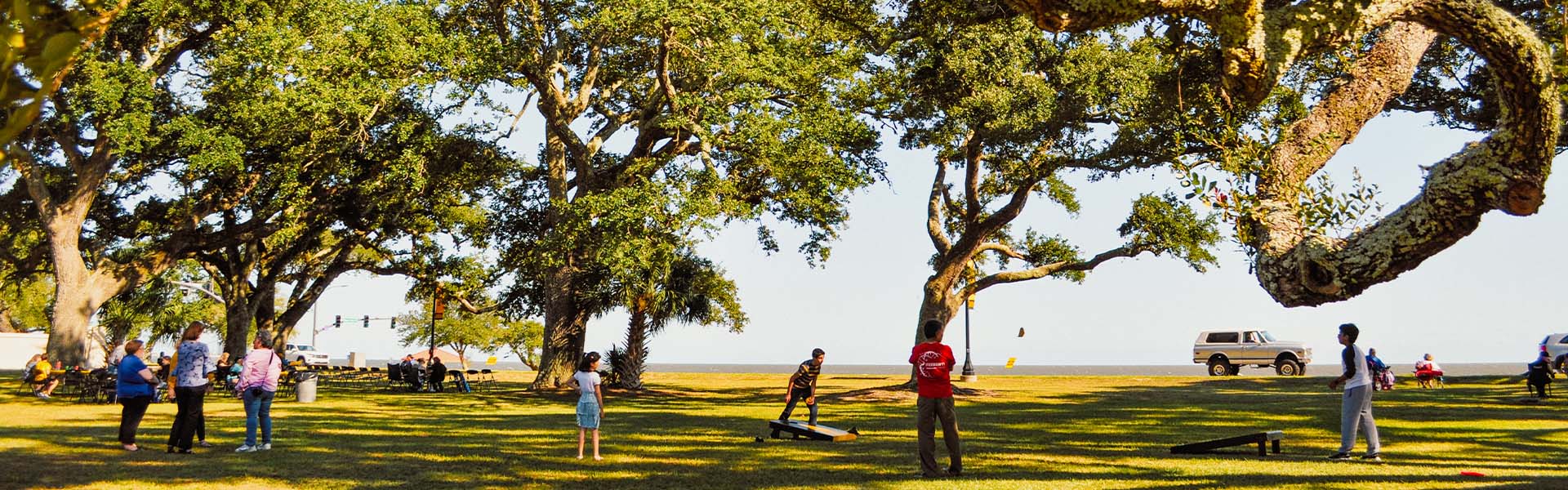 students on campus hanging out