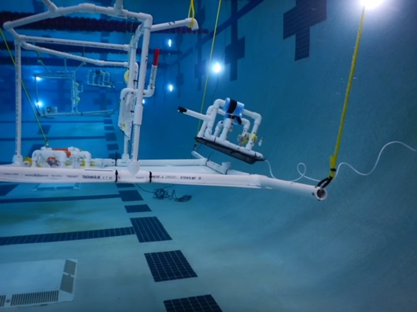 SeaPerch ROV in Obstacle Course