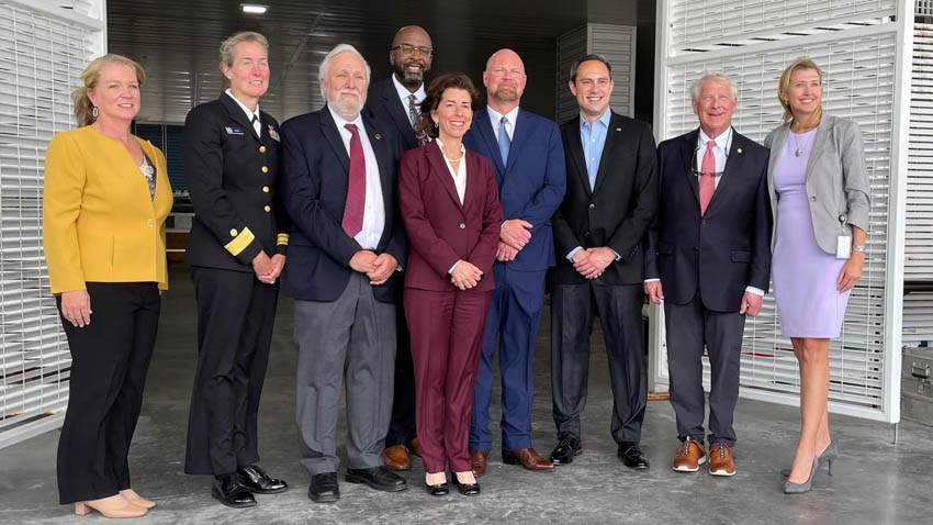 Gina M. Raimondo, U.S. Secretary of Commerce, and U.S. Senator Roger F. Wicker with Southern Miss representatives