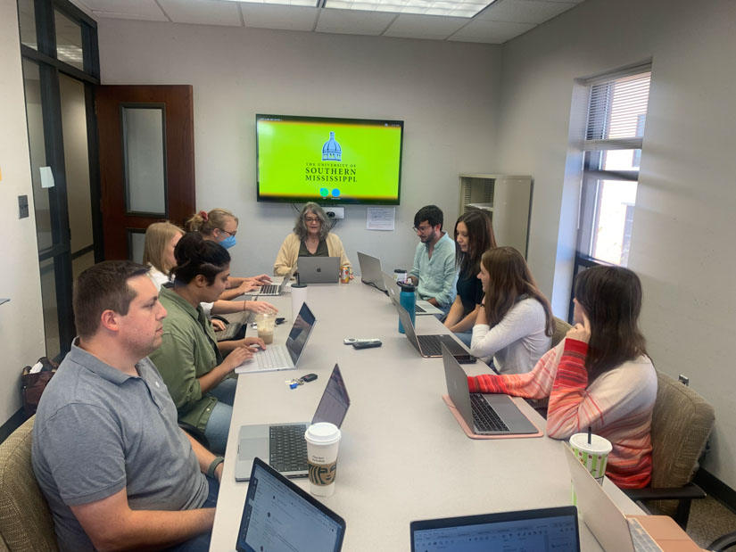 Dr. Angela Ball discusses the latest assignment with students in a USM Center for Writers fall 2022 graduate seminar.