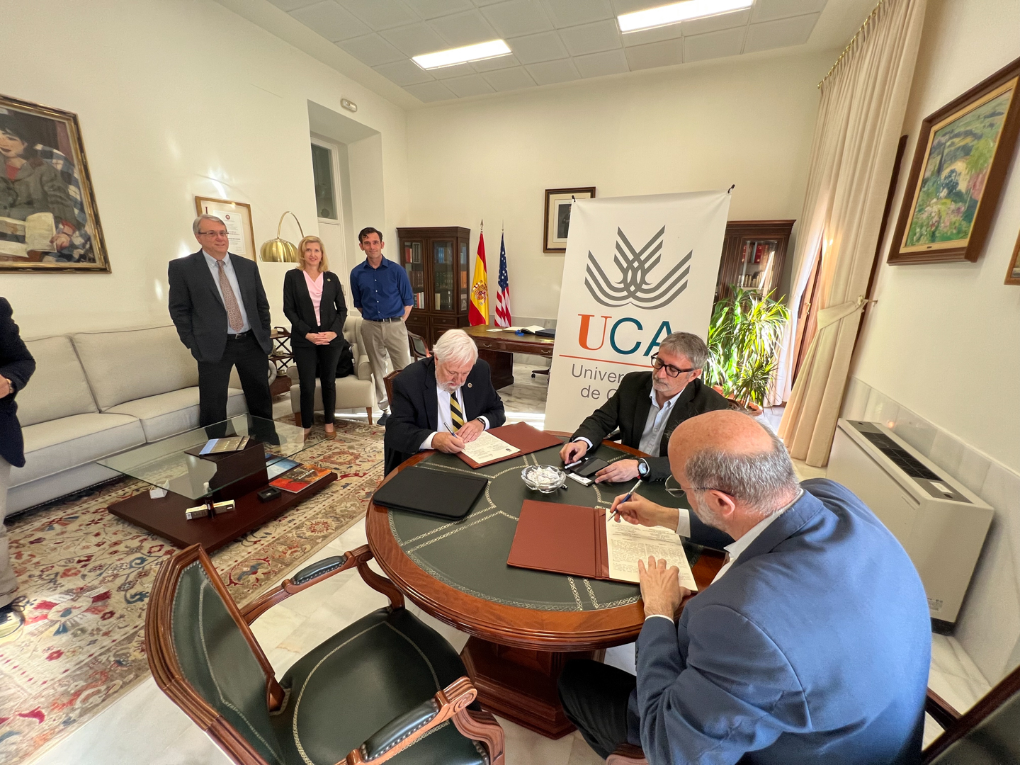 The rector of UCA, Dr. Francisco Piniella, and USM Provost and Senior Vice President for Academic Affairs Dr. Gordon Cannon